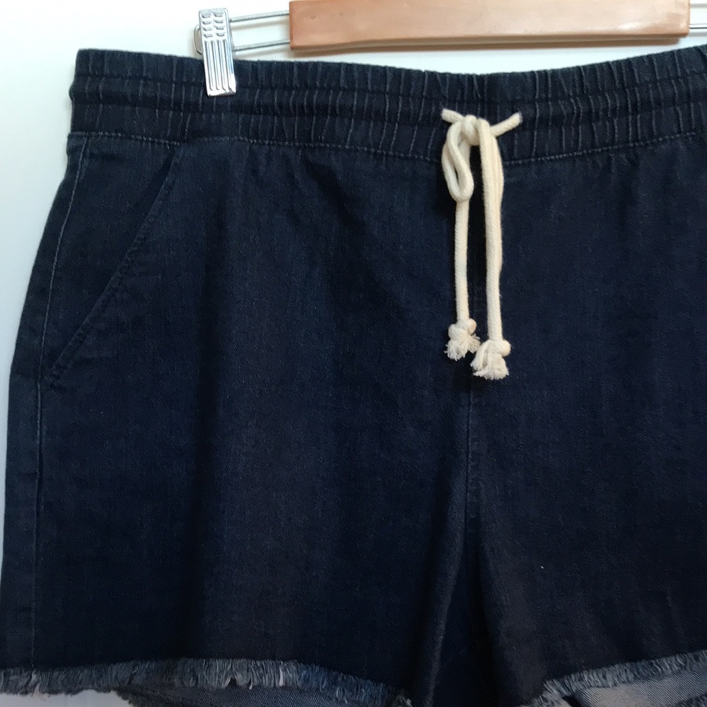 Women’s size XL short - Picture 2 of 6